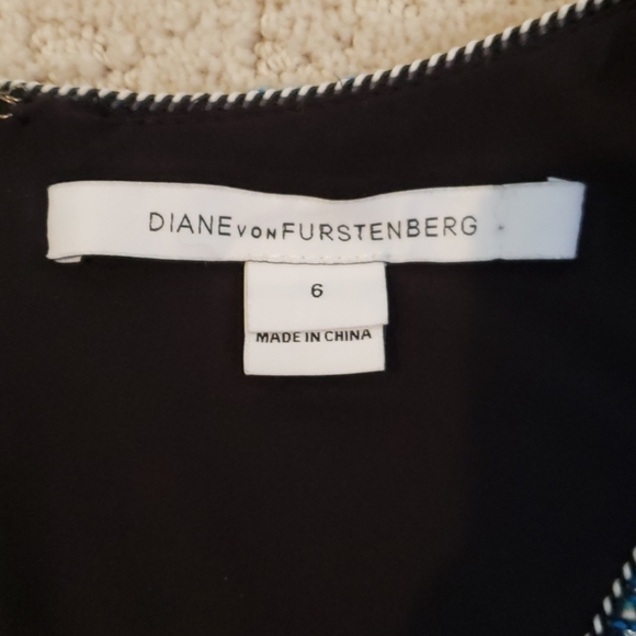 Dress - Picture 3 of 4